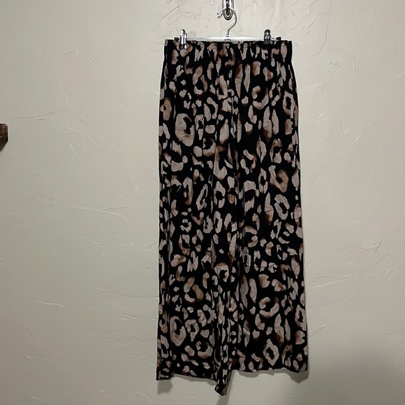 H&M Leopard Wide Leg Pants - Picture 1 of 3